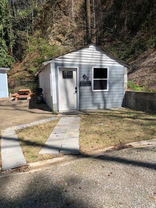 Spring Bungalow - A Cozy Getaway In Downtown Hot Springs! Dış mekan fotoğraf